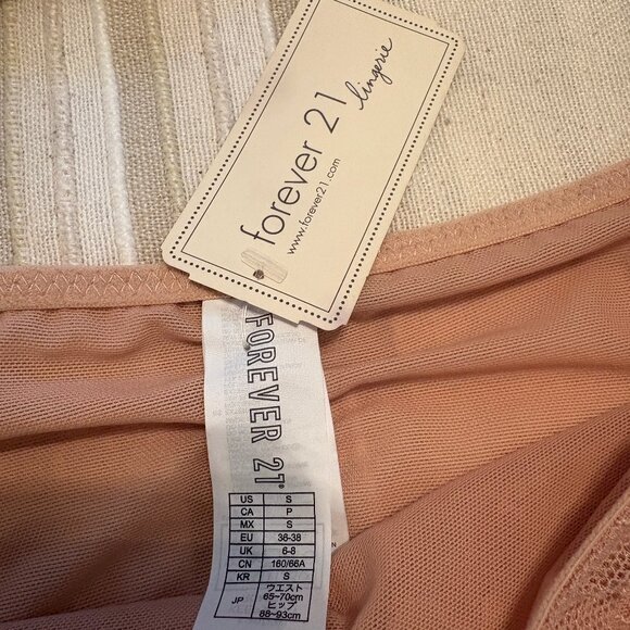 Forever 21 Vintage Style Lace Lingerie Set – Light Tan, NWT, 32B/S - Picture 5 of 10